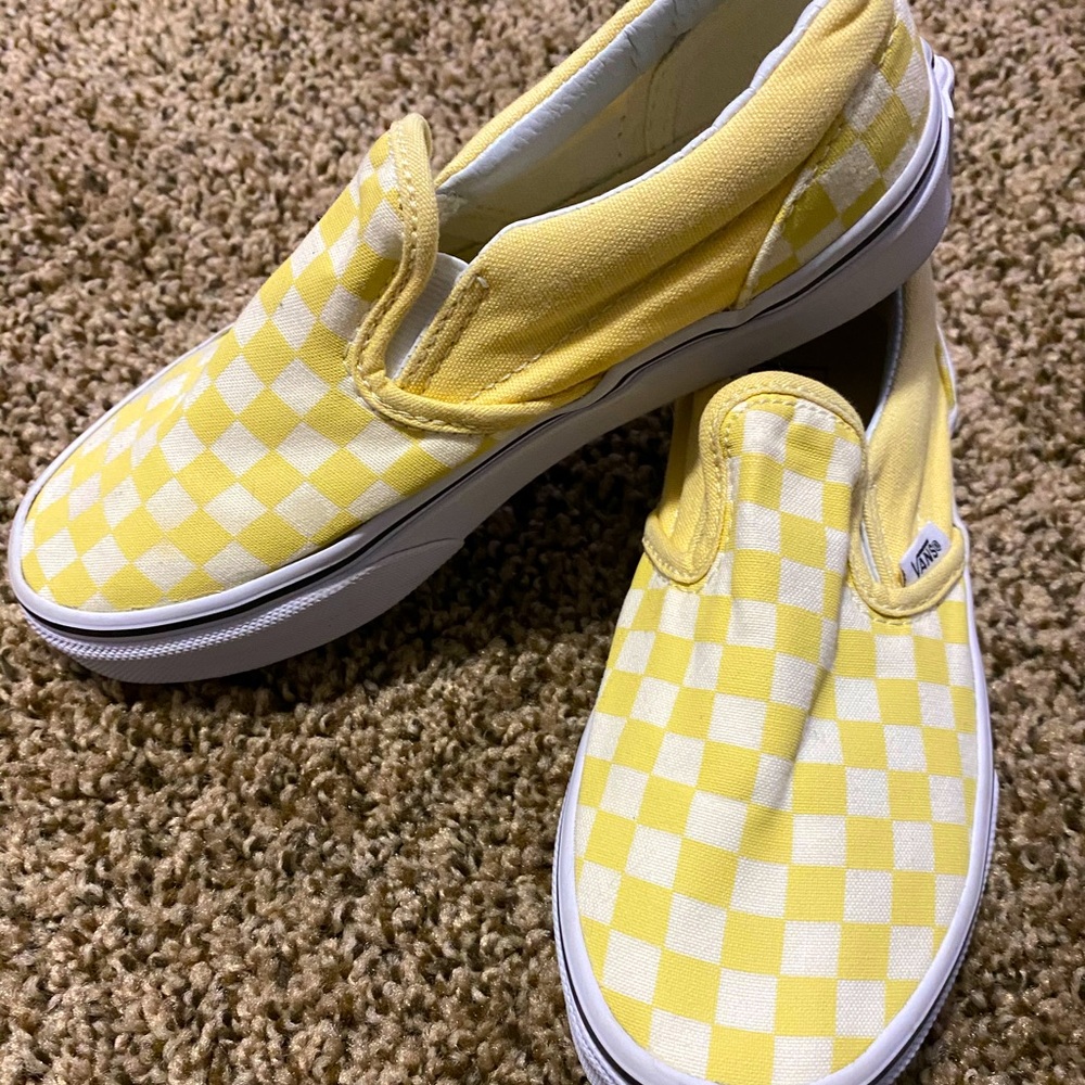 Sz 2 yellow checkered vans